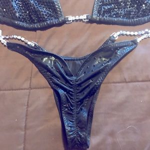 Black competition bikini pro cut medium